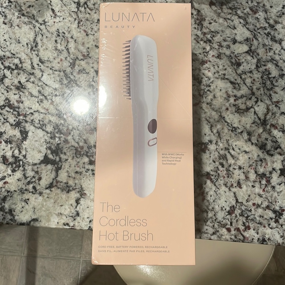 Lunata beauty cordless hot brush